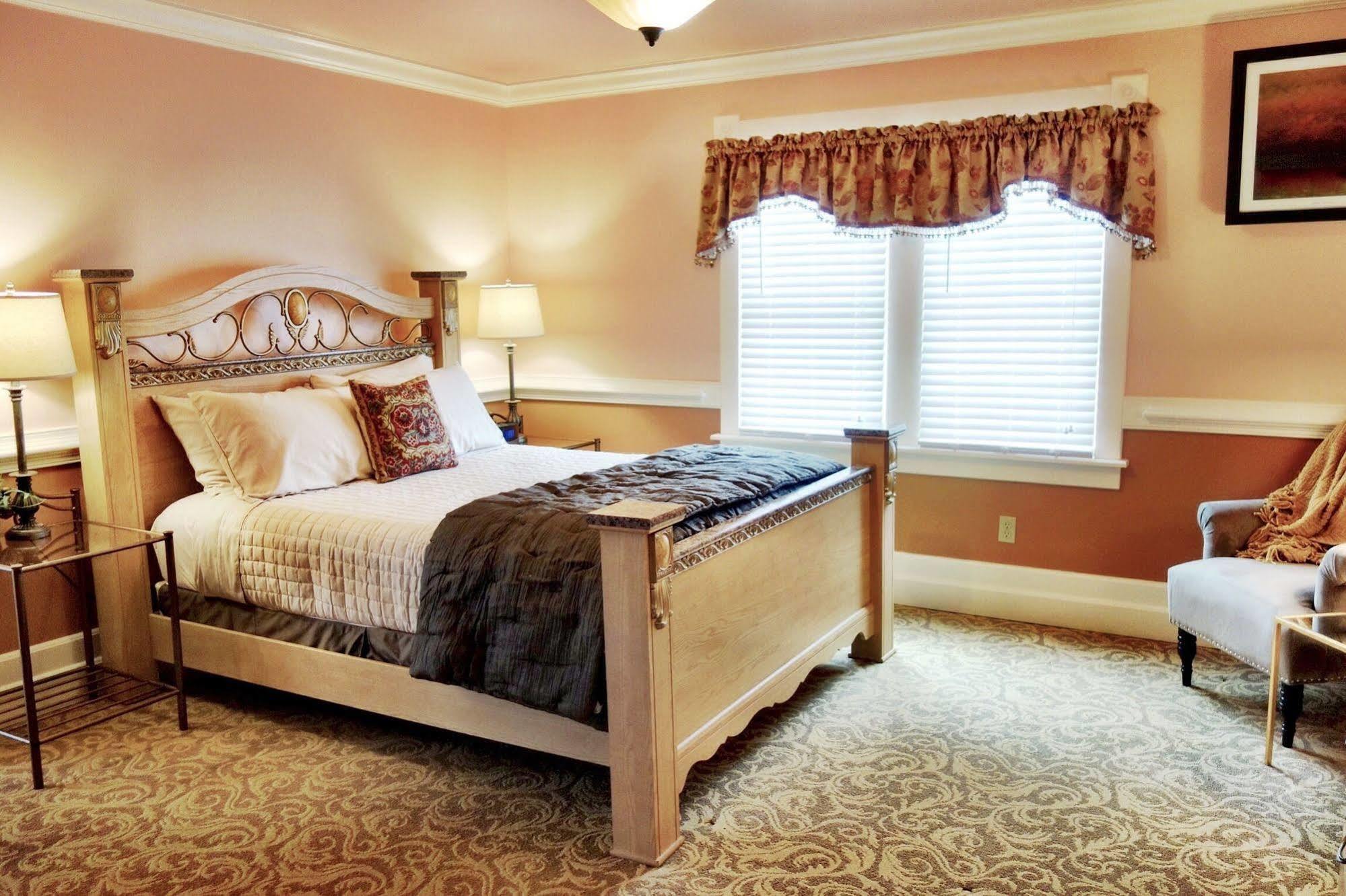 The Jacqueline House Bed & Breakfast New Castle Bagian luar foto