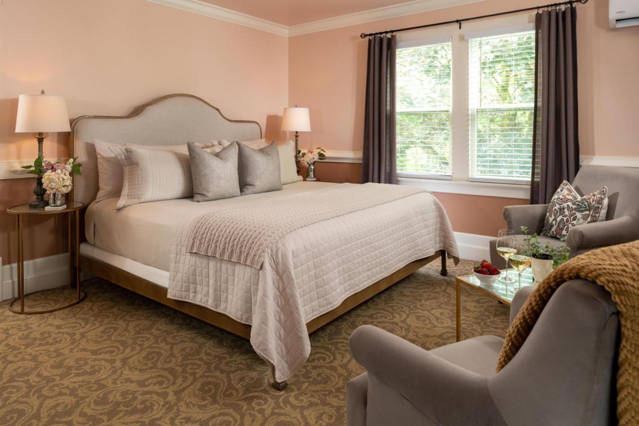 The Jacqueline House Bed & Breakfast New Castle Bagian luar foto